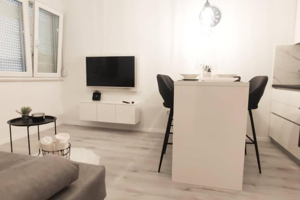 New! Top Apartment, Split View From Above エクステリア 写真