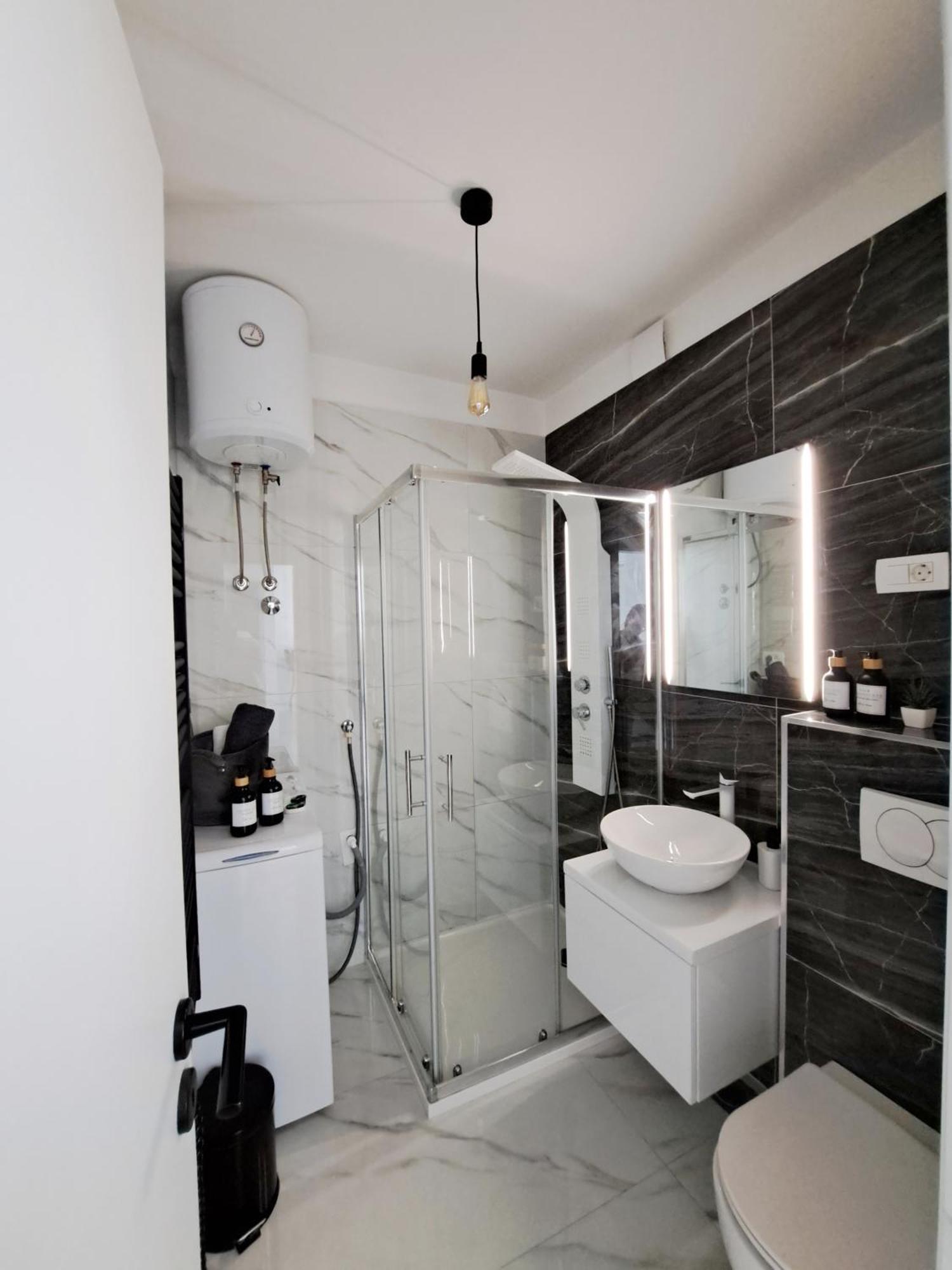 New! Top Apartment, Split View From Above エクステリア 写真